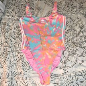 New swimsuit has been been worn and backless